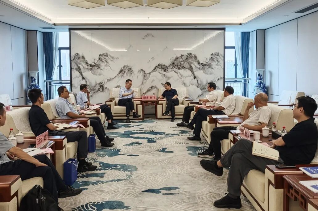 董事长刘仕君率队赴湖南航天有限责任拼